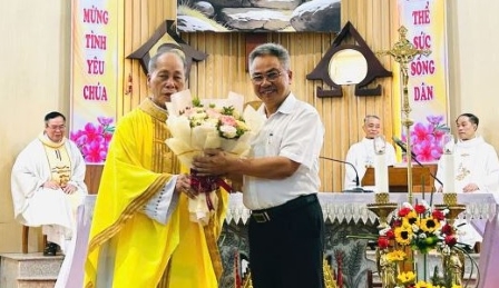 Thánh lễ tạ ơn 45 năm linh mục của cha cố Giuse Nguyễn Thái Hà